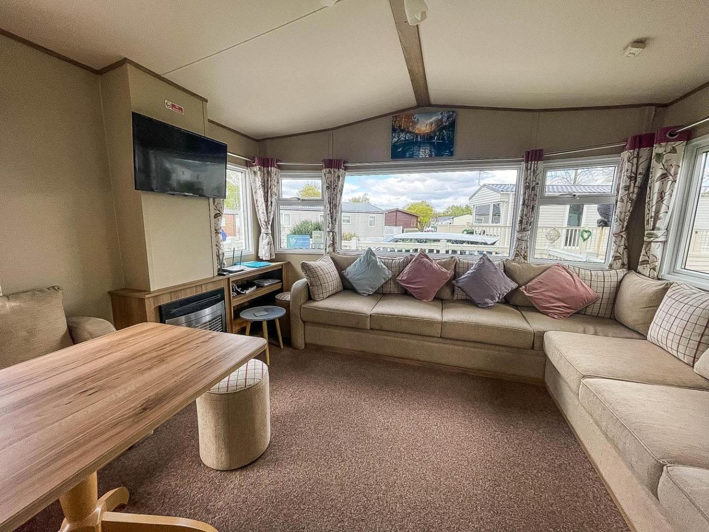 Lovely 6 Berth Caravan With Decking At Carlton Meres In Suffolk Ref 60058M サックスマンダム エクステリア 写真