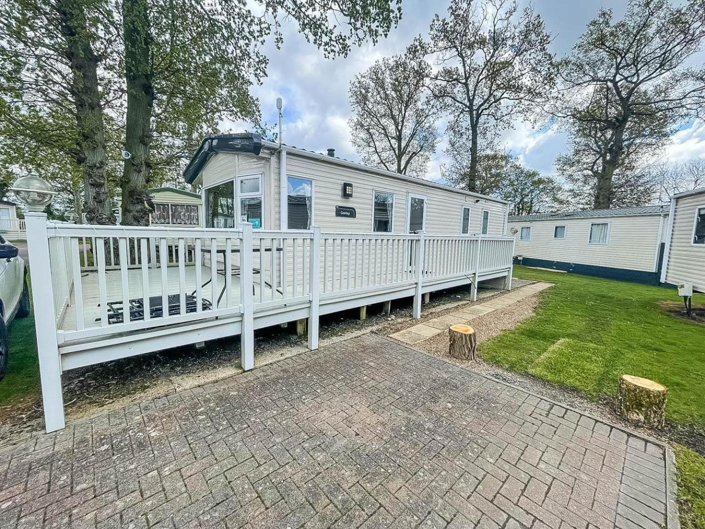 Lovely 6 Berth Caravan With Decking At Carlton Meres In Suffolk Ref 60058M サックスマンダム エクステリア 写真